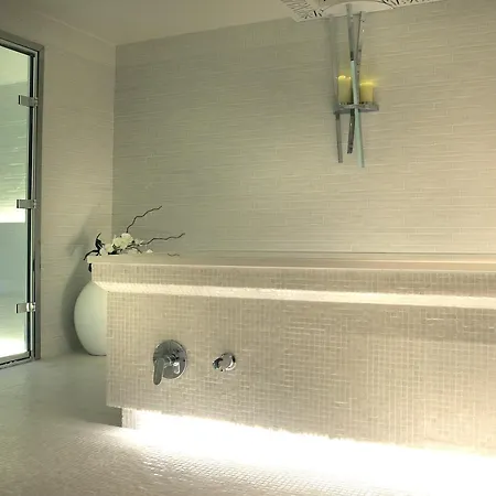 Hotel Five Seas By Inwood